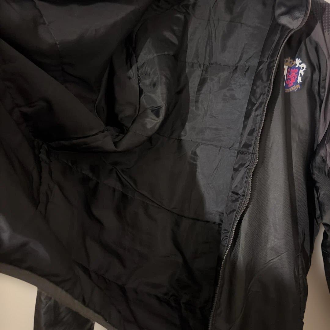 セレッソ大阪　PUMA ナイロンジャケット　中綿ウインドブレーカー　フード付　M