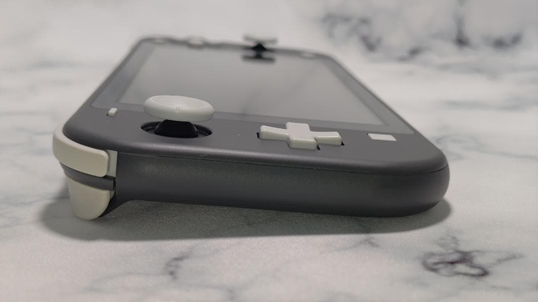 Nintendo Switch Lite グレー 本体(ハードポーチ付き)