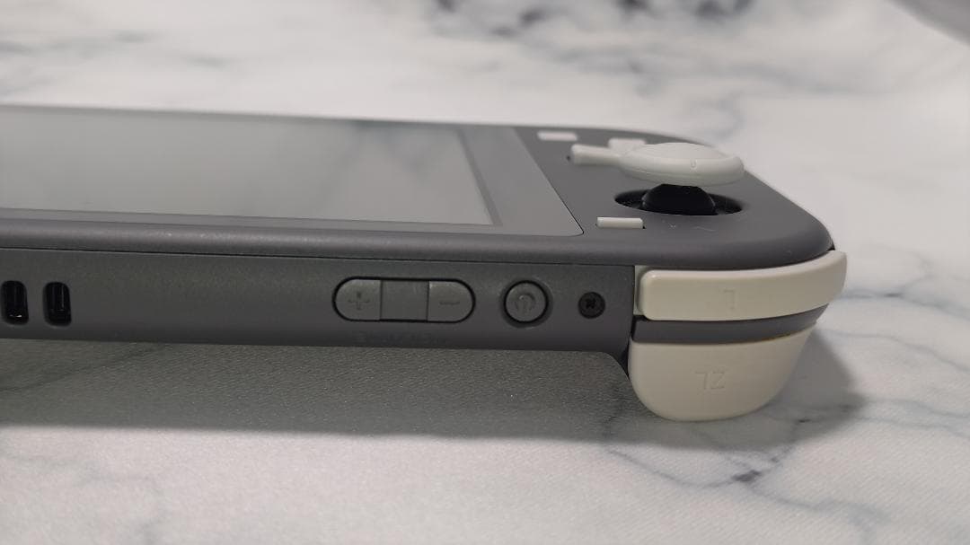 Nintendo Switch Lite グレー 本体(ハードポーチ付き)