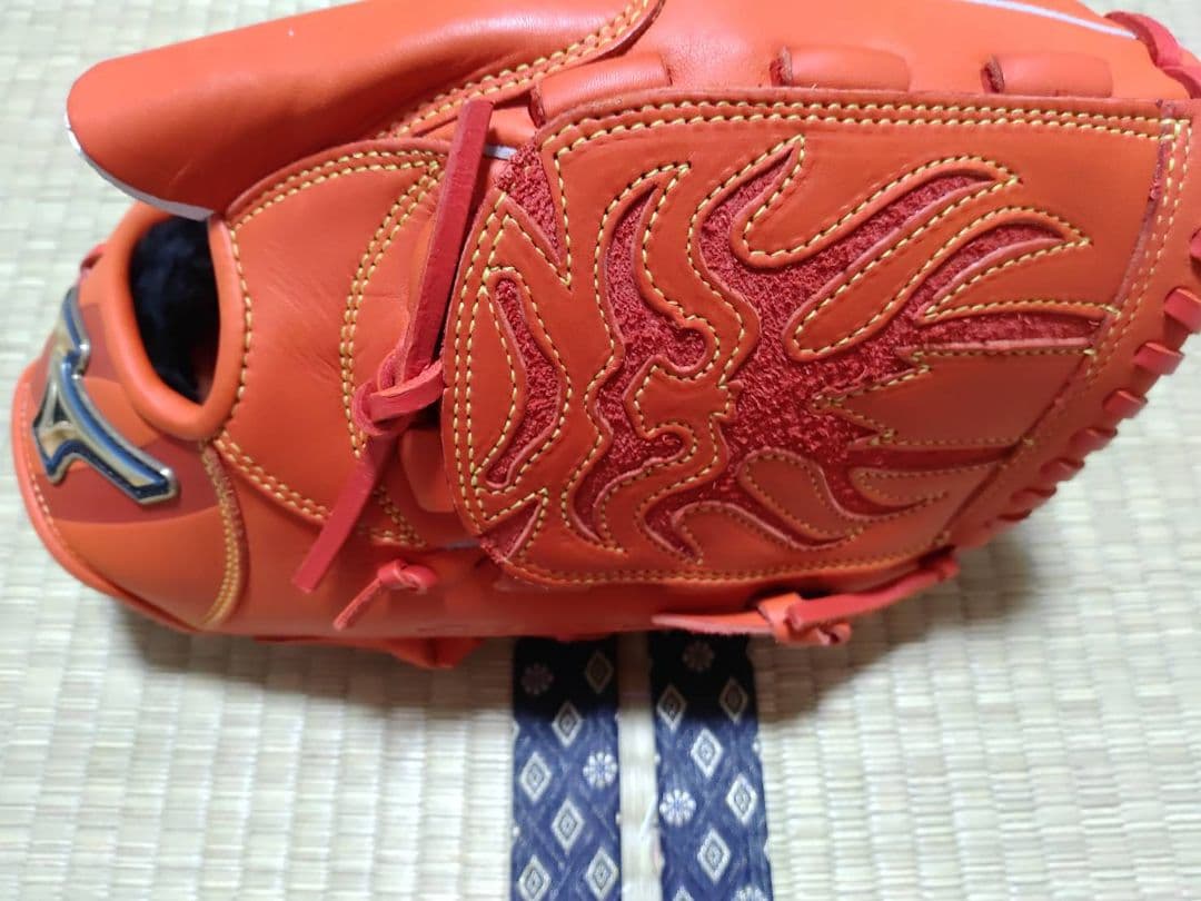 【新品】ミズノ　一般軟式グローブ　右投げ　投手用　オレンジ　前田健太モデル