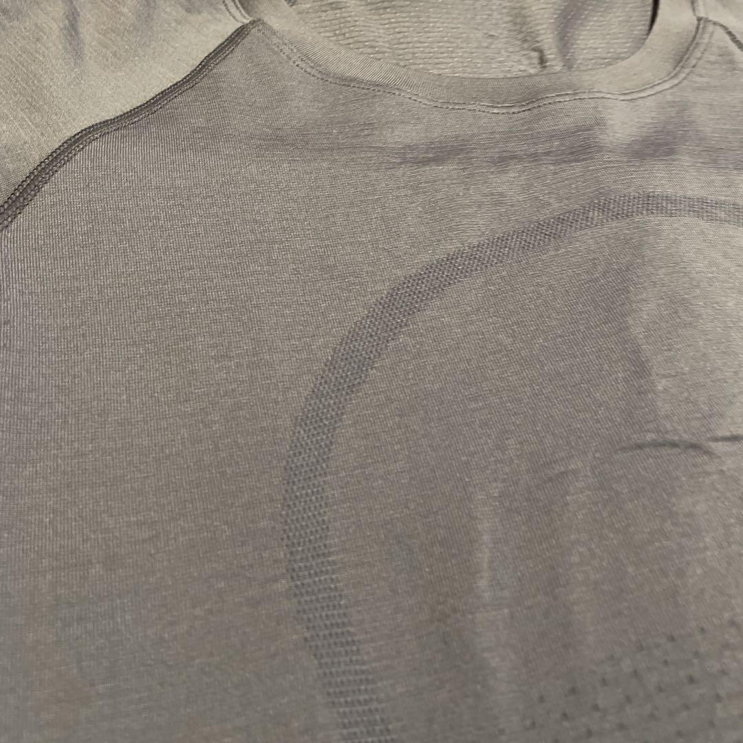 ルルレモン　swiftly2.0 ヨガウェア Tシャツ　超美品