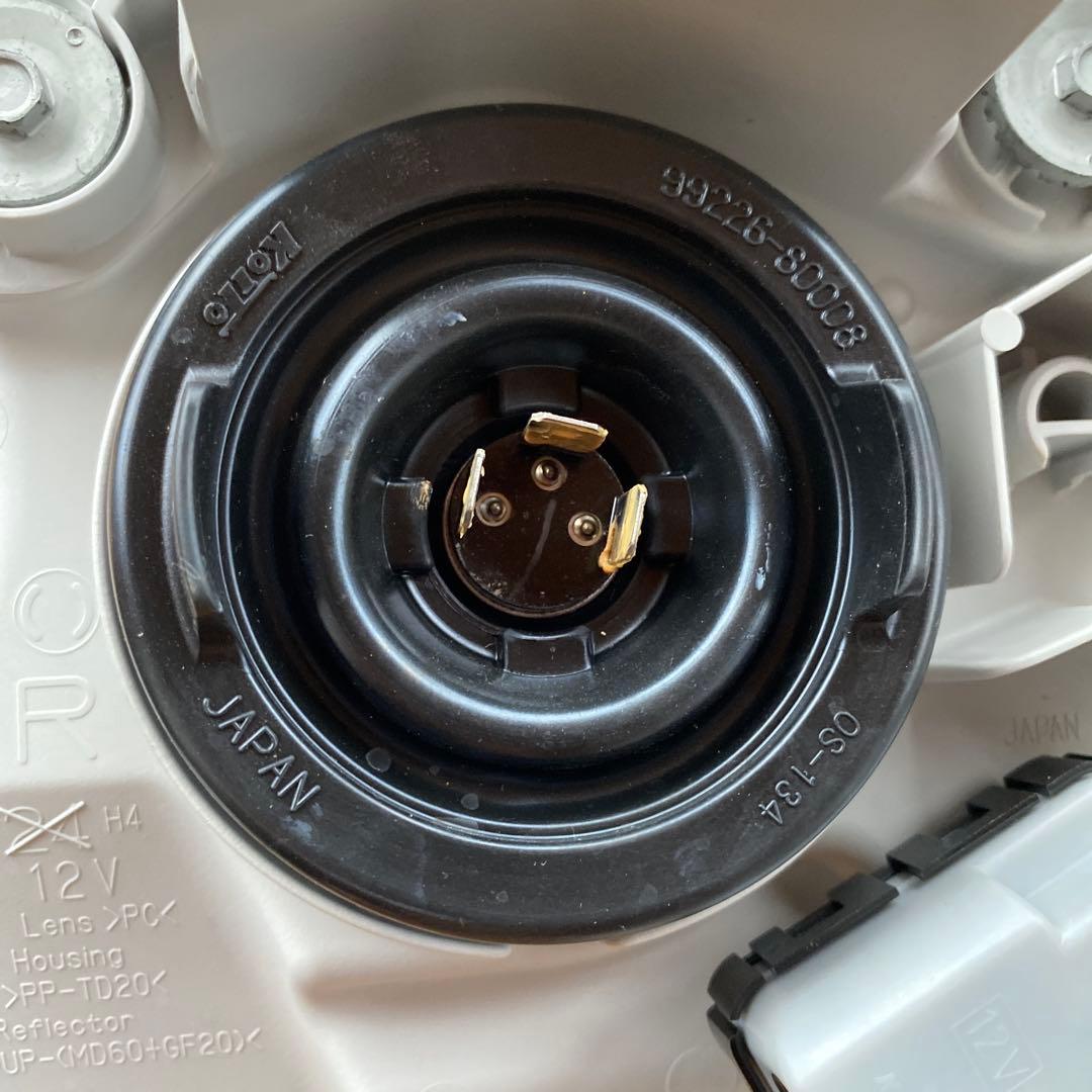 S*8様 スズキ CARRY ヘッドライトセット 未使用　2〜3年前のモデル　レ