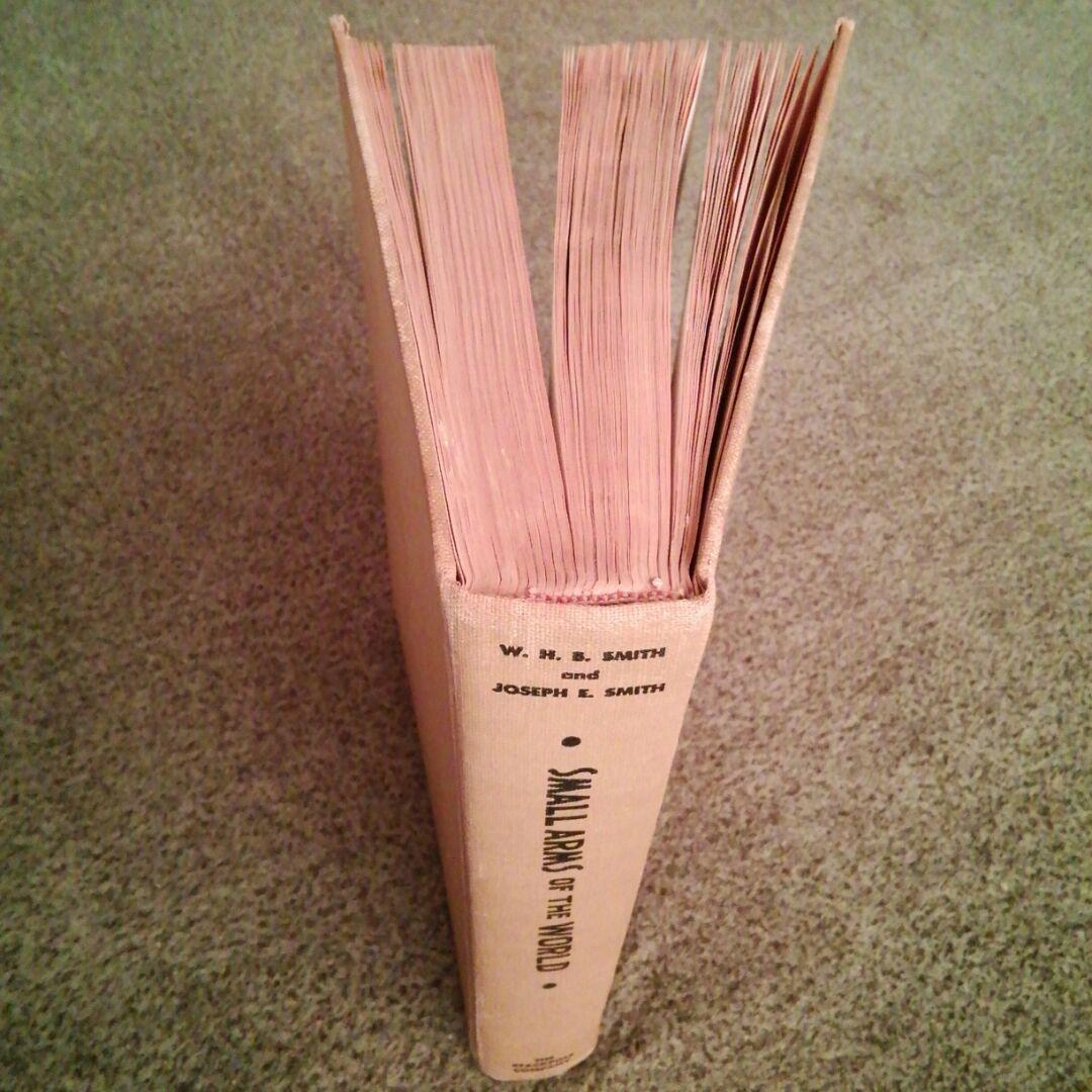 ミリタリー　世界の小火器