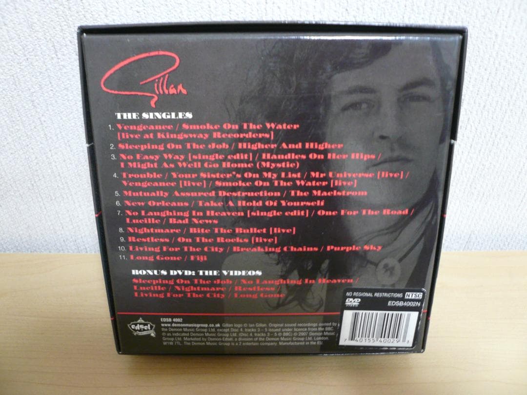 【紙ジャケ】GILLAN「THE SINGLES +P (11CDS+DVD）」