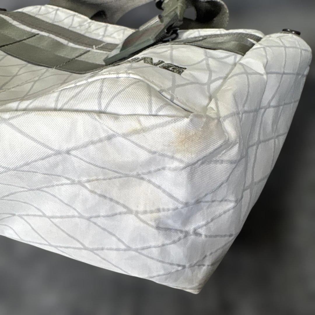 限定品　BRIEFING キルティングバッグ ホワイト