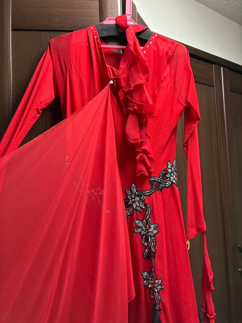 社交ダンススタンダードドレス　赤　黒