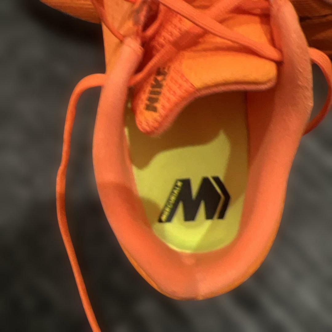 Nike スパイクシューズ オレンジ