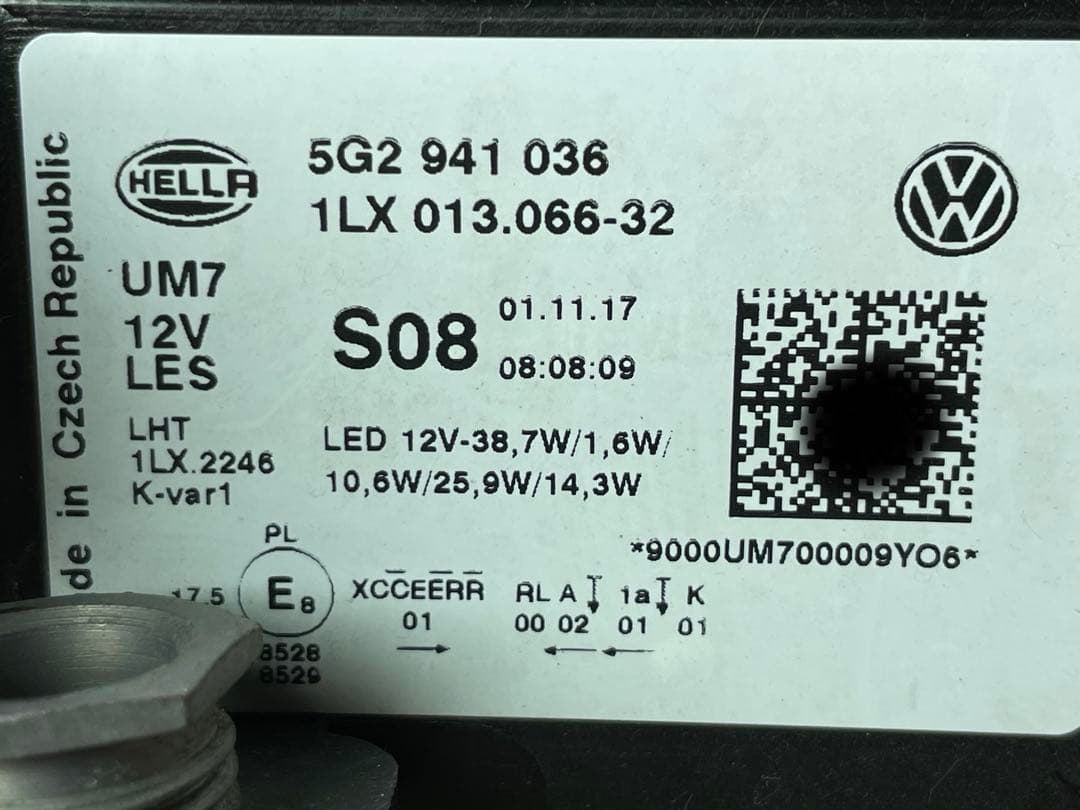 VW　ゴルフ7　5G　後期　ヘッドライト　右側　LED　5G2 941 036