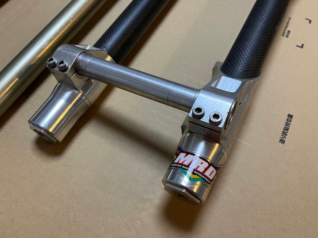 マニト X-Vert MRD DH TPCフォーク カーボン ダブルクラウン