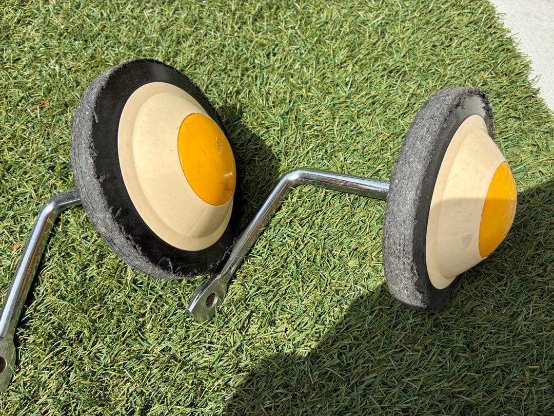 【引取限定】BRIDGESTONE ハッチ 18インチ　クリーム色