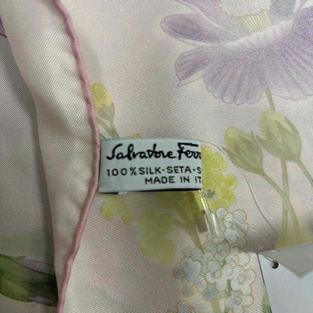 Salvatore Ferragamo 花柄シルクスカーフ