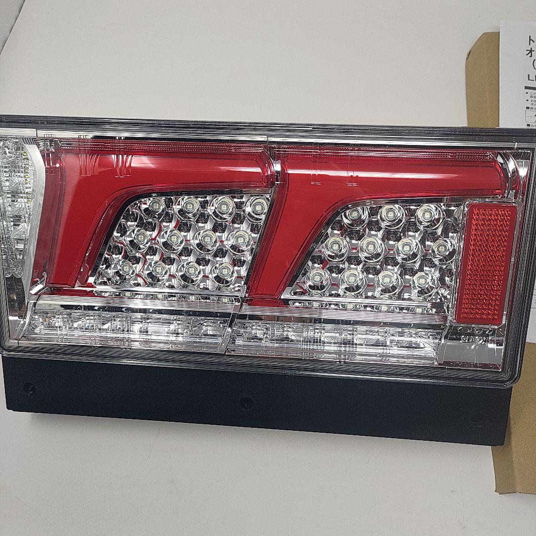 Koito トラック用 LEDリアコンビネーションランプ 2連タイプ　右