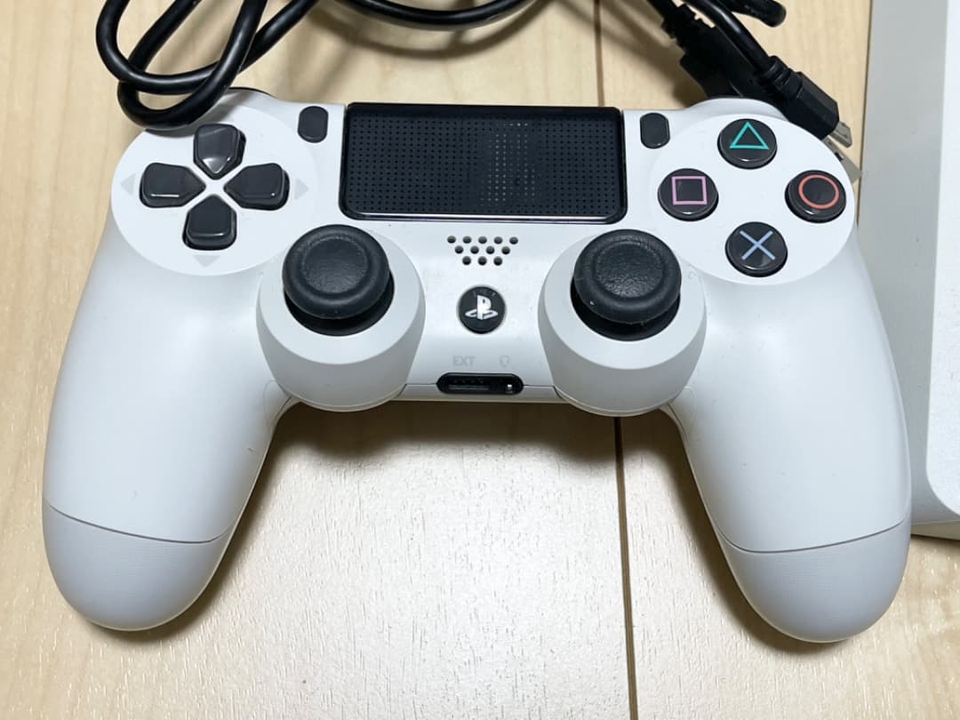 SONY プレイステーション4 ps4 ホワイト 白 DBD アンチャーテッド等