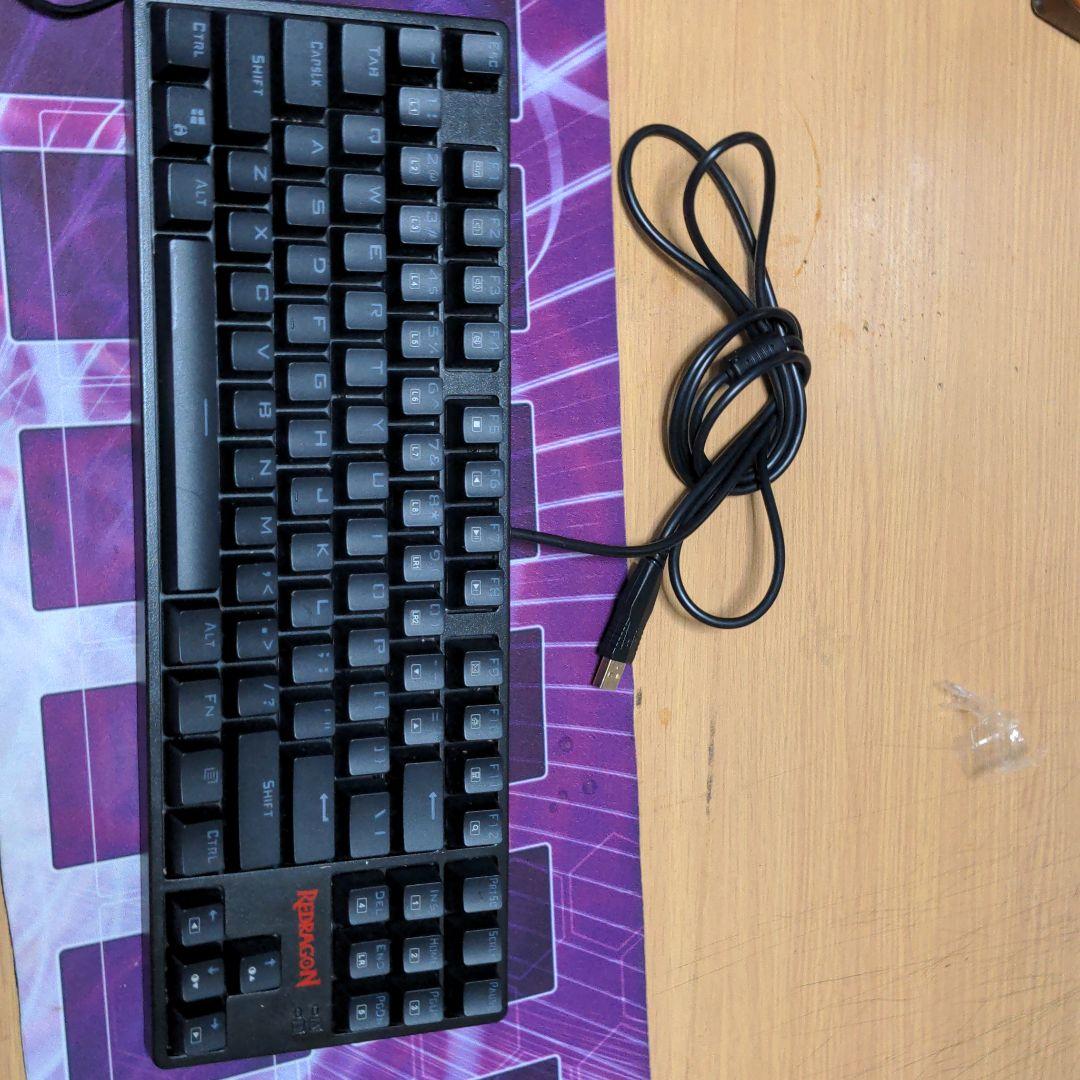 メカニカル式キーボード(青軸)レイザーマウスとコンバーター