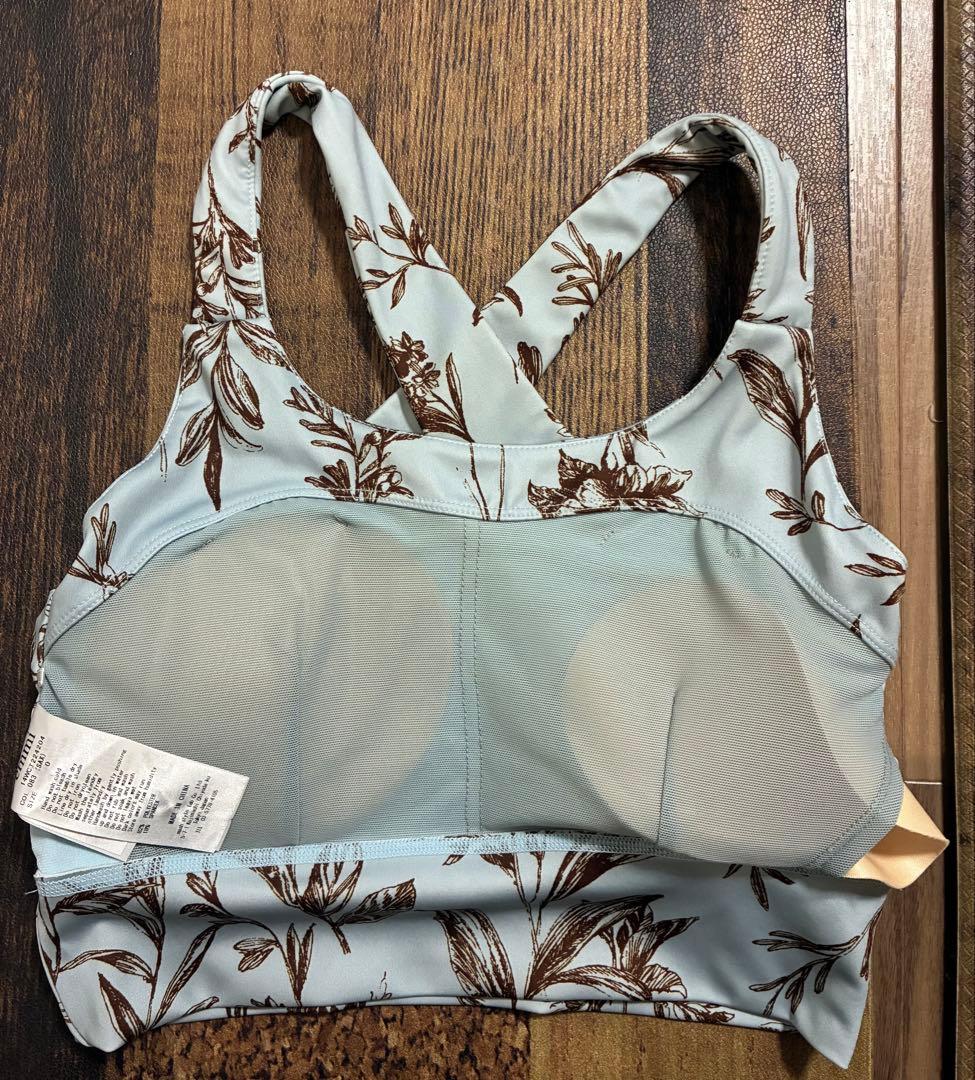 極美　emmi×ayaエミヨガ×アヤ　コラボ　ヨガウェア　淡水色　ボタニカルS