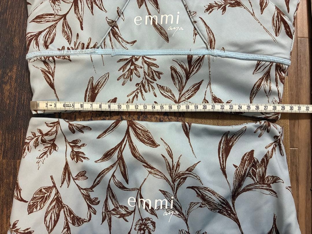 極美　emmi×ayaエミヨガ×アヤ　コラボ　ヨガウェア　淡水色　ボタニカルS