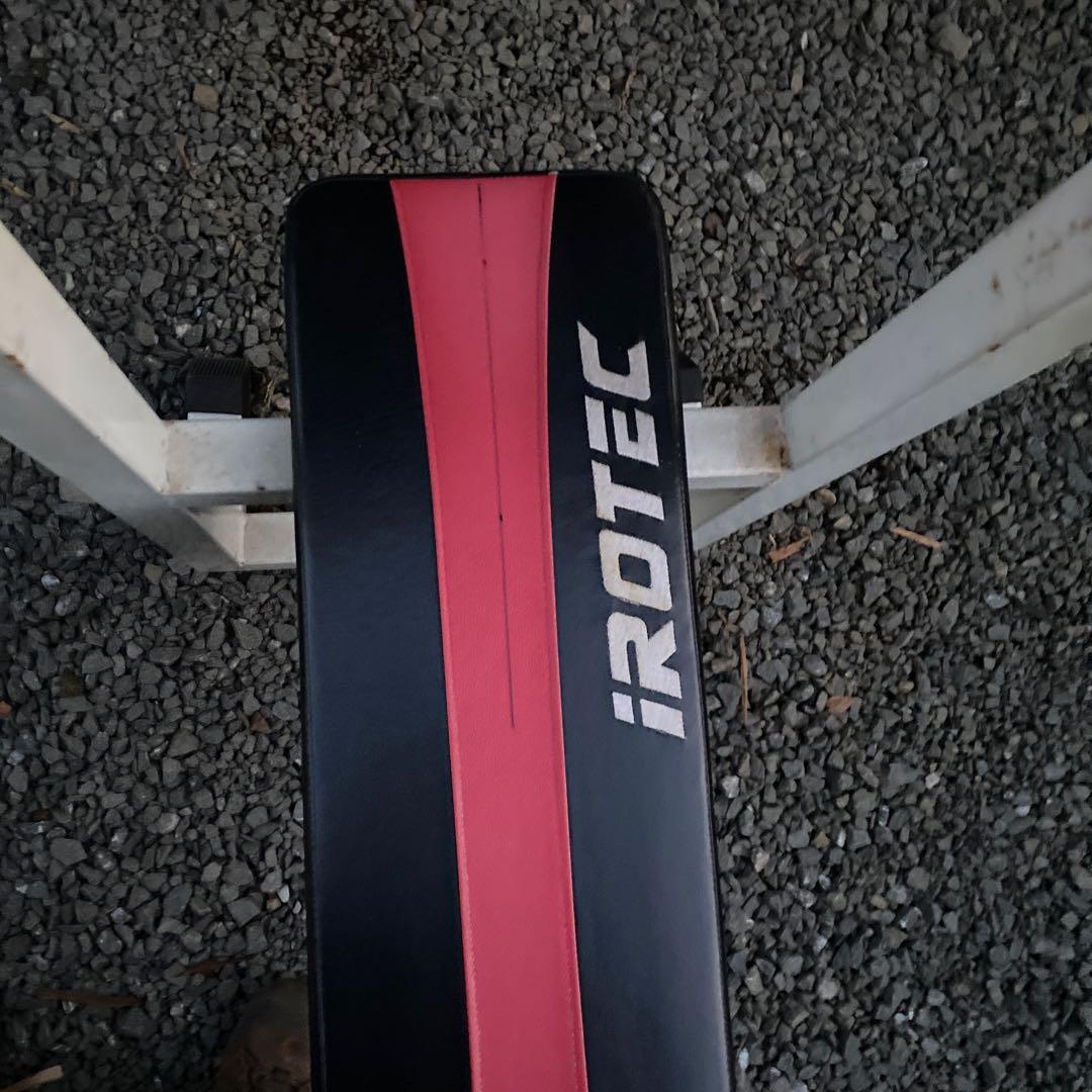 iROTEC トレーニングベンチ 黒/赤