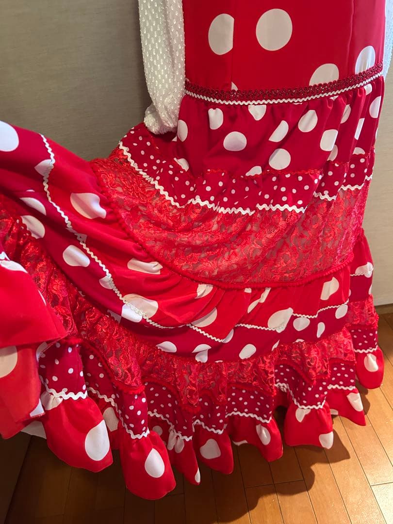 新品未使用フラメンコ衣装ス赤白水玉スカート、ブラウス、シージョ3点セット発表会