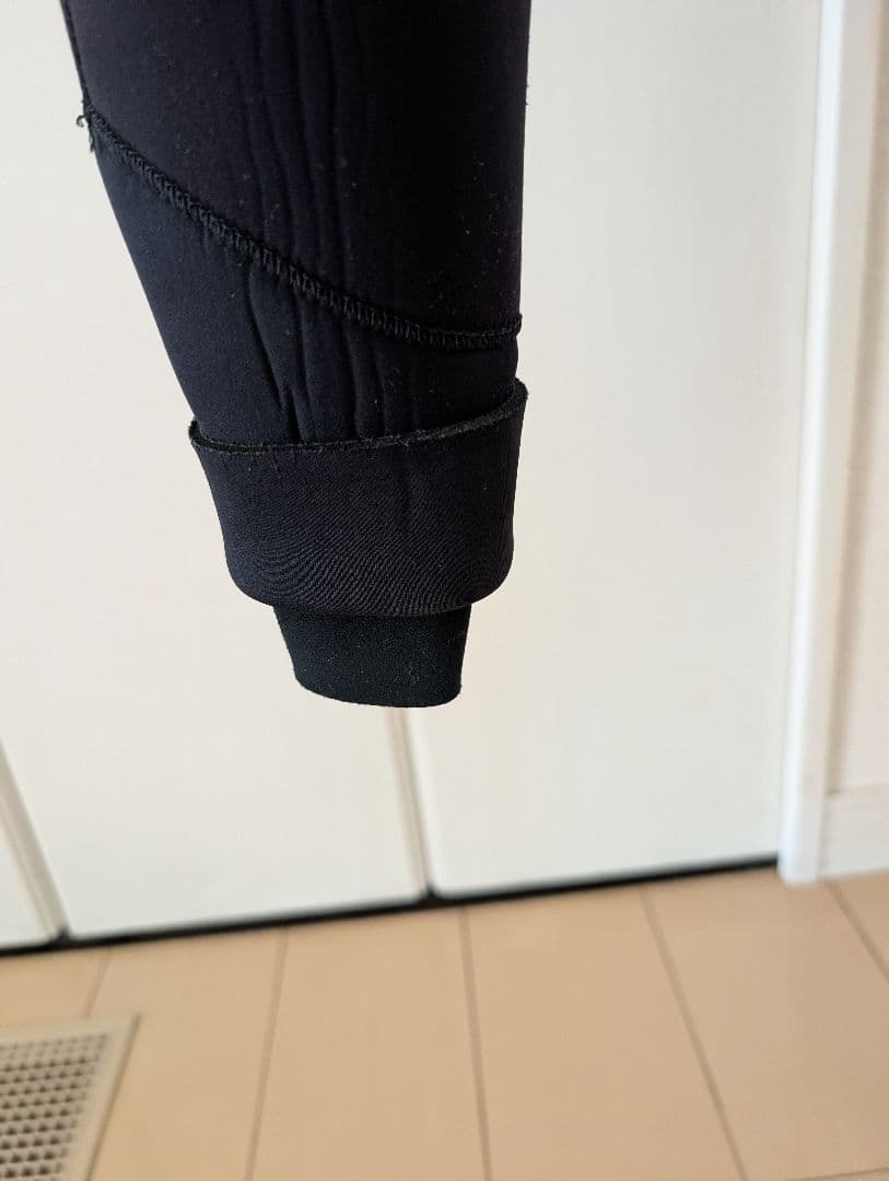 Hurley　セミドライ3/5ミリ