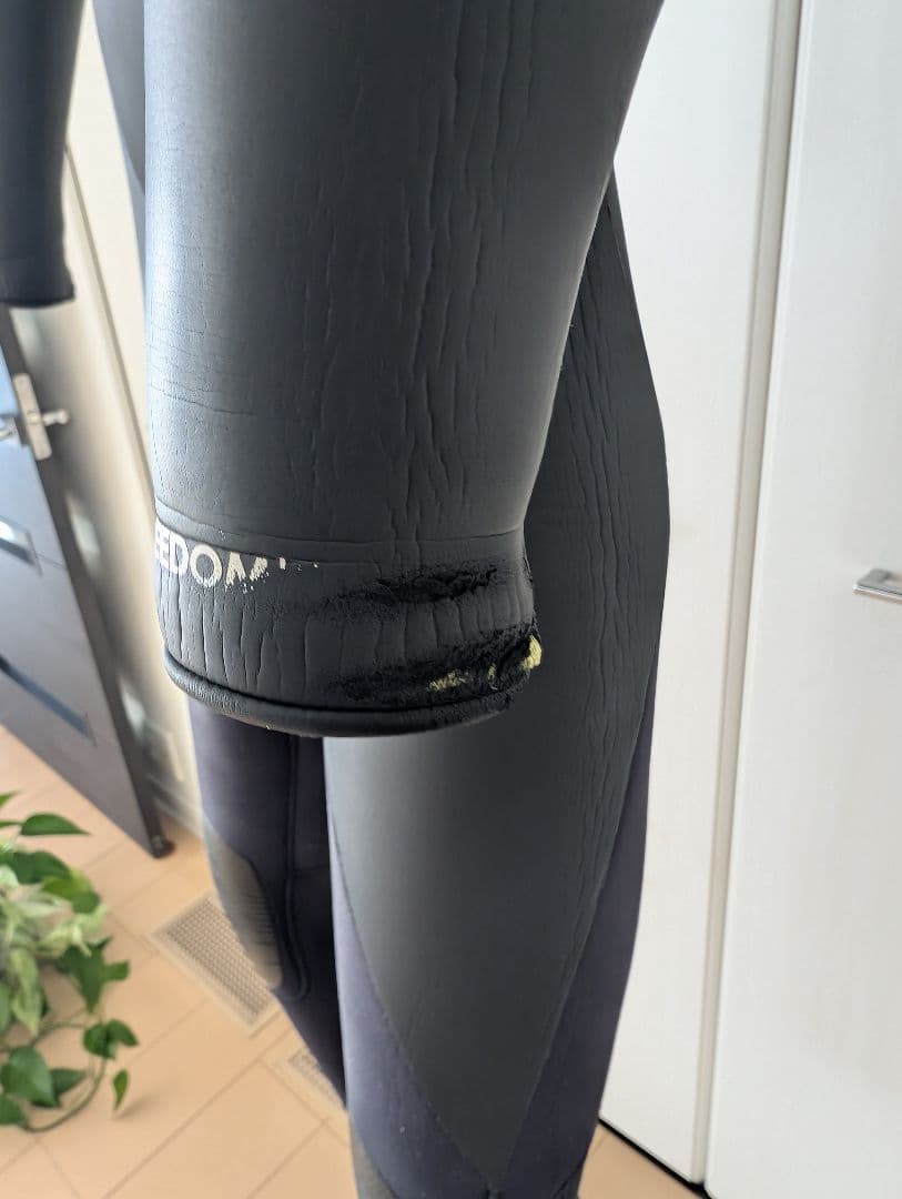 Hurley　セミドライ3/5ミリ