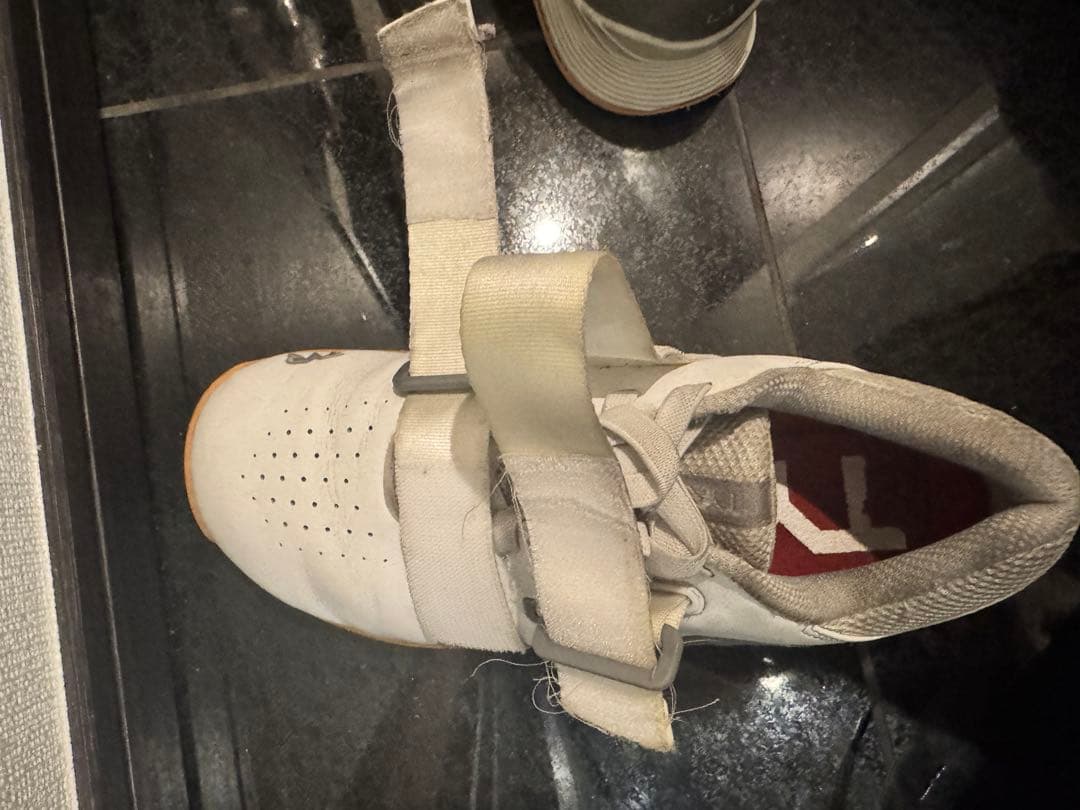 1*0様 TYR L-1 リフター 23.8cm 白×ガム ウエイトリフティング