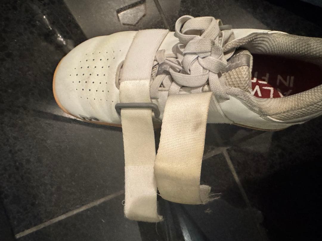 1*0様 TYR L-1 リフター 23.8cm 白×ガム ウエイトリフティング