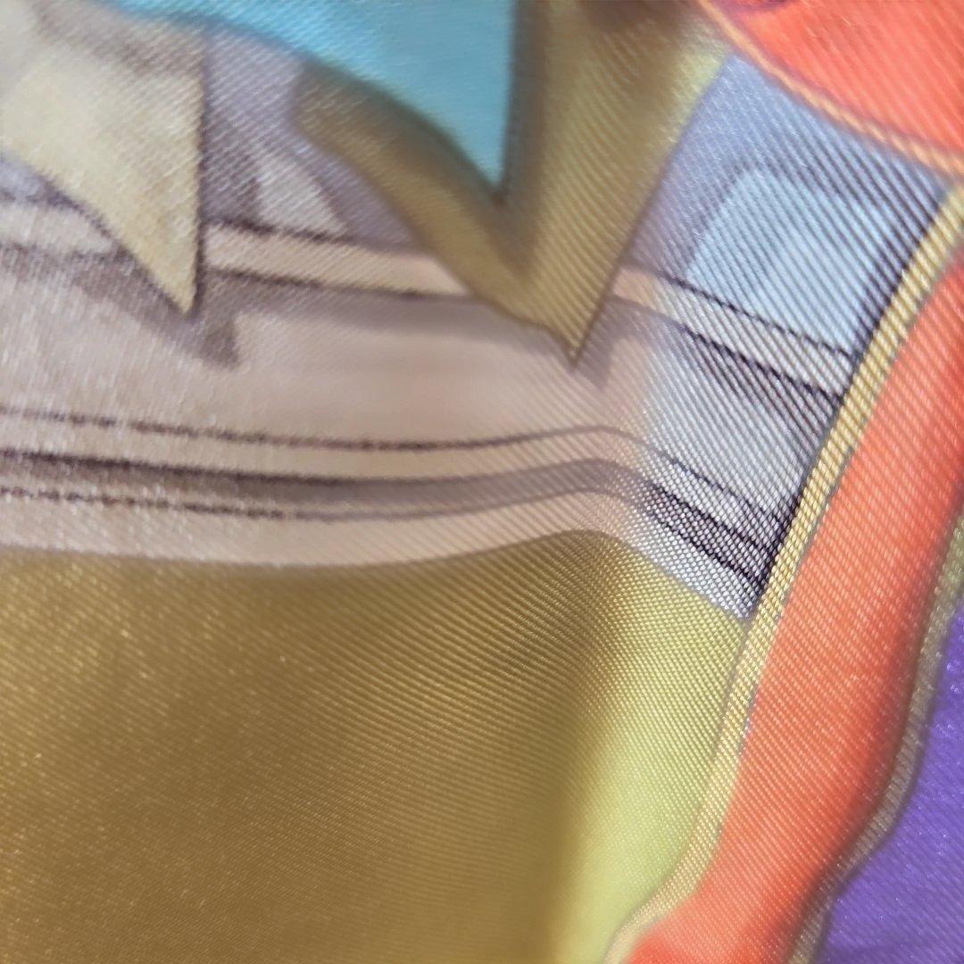 【GUCCI 】グッチ 大判 シルクスカーフ 勲章 メダル柄