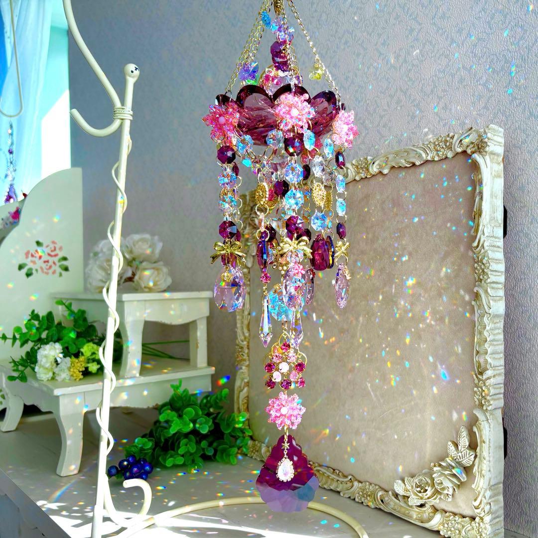 アンティークピンクSWAROVSKI受け皿シャンデリア風サンキャッチャー