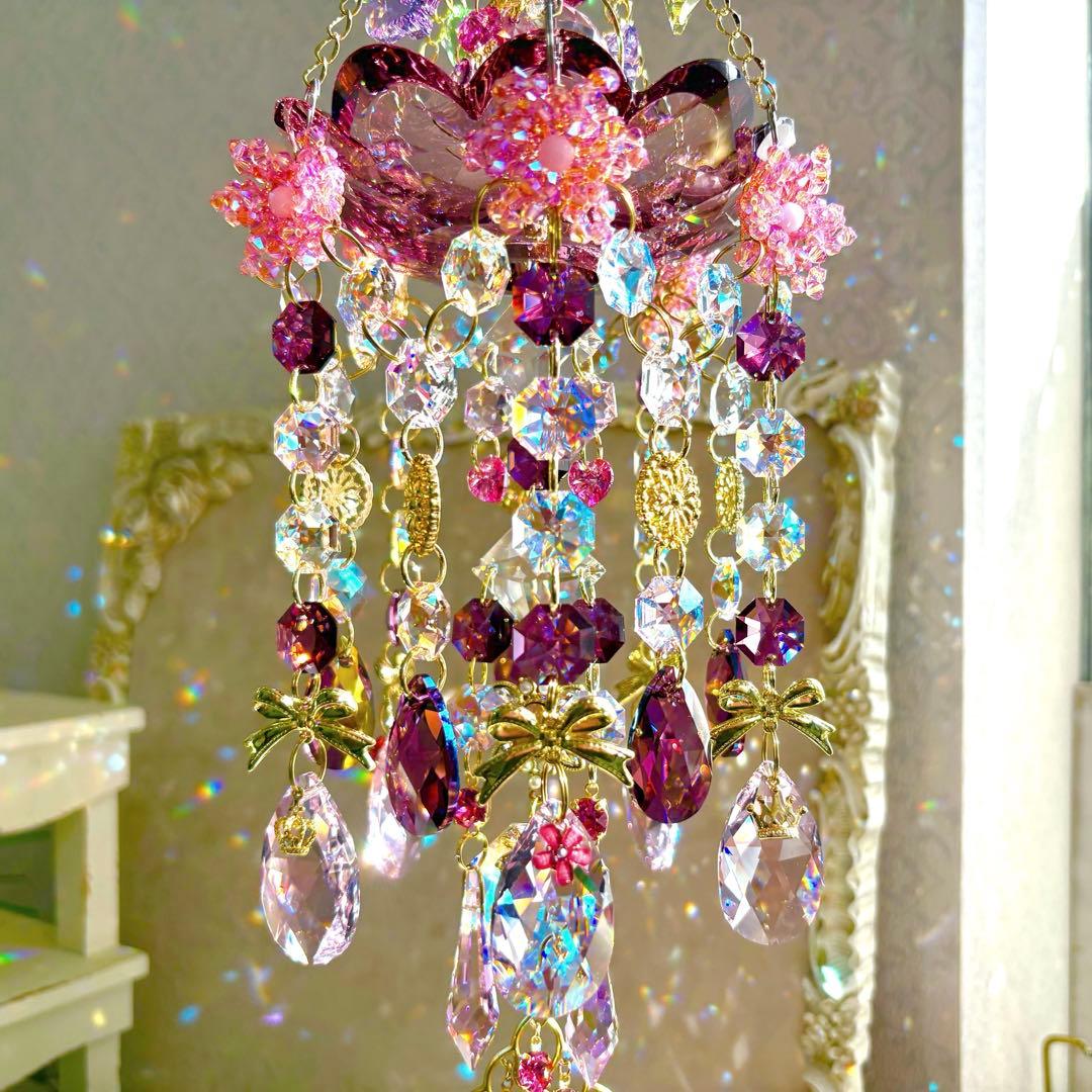 アンティークピンクSWAROVSKI受け皿シャンデリア風サンキャッチャー