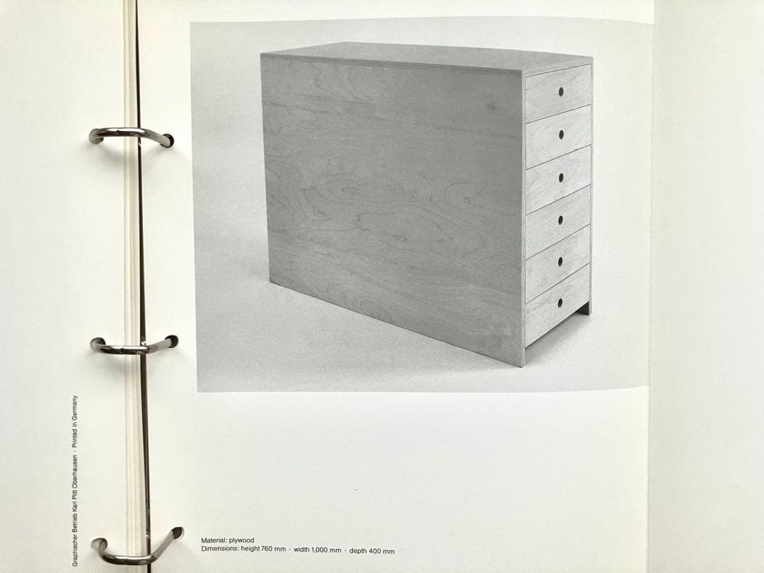 積層合板によるドイツ製家具のカタログ