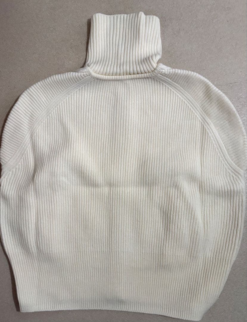 【最終価格】Aga☆ニットベスト　オフホワイト