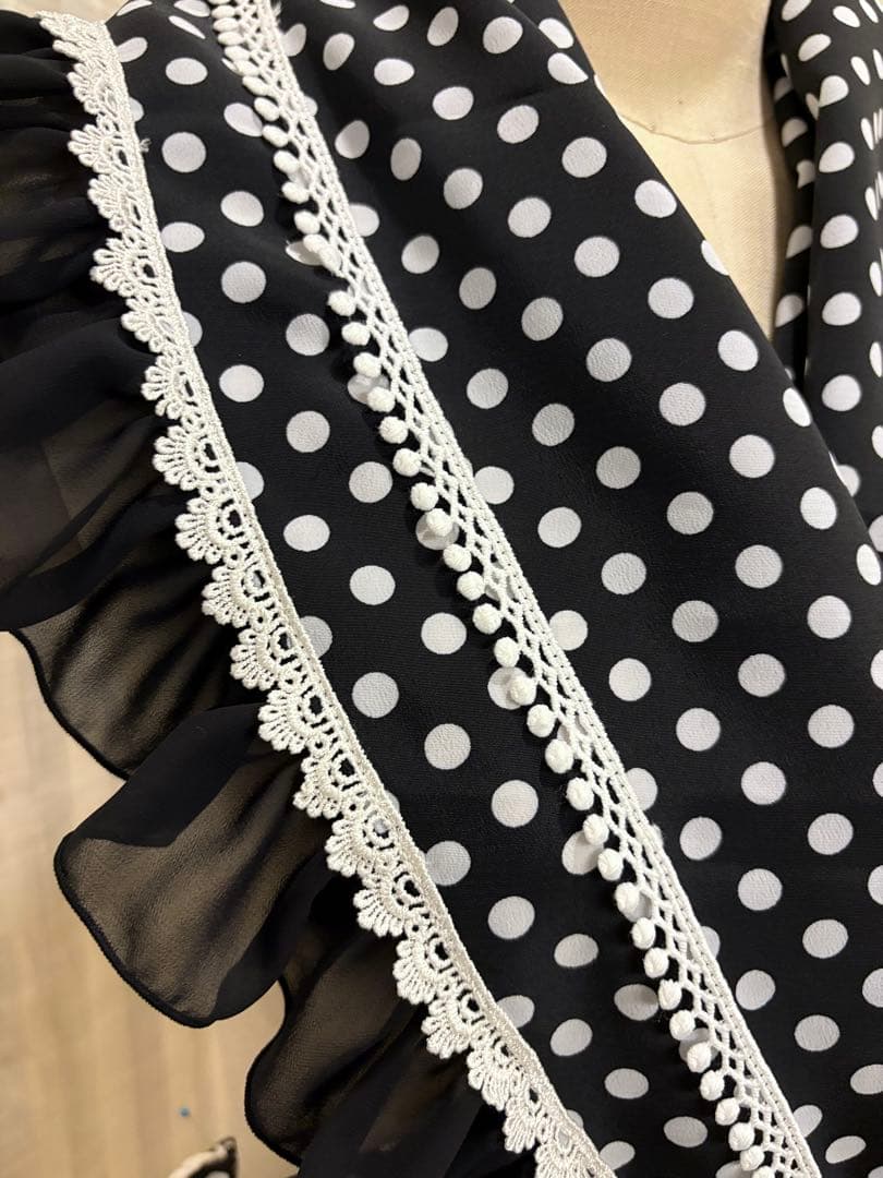 フラメンコ衣装　エプロン＆シージョセット　黒白ドット　スカラップ　限定特別価格