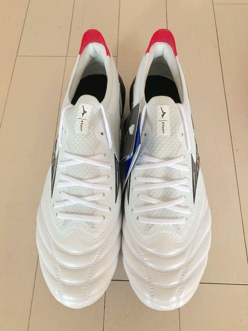 モレリアネオ4βジャパン　白　26.0㎝　新品。