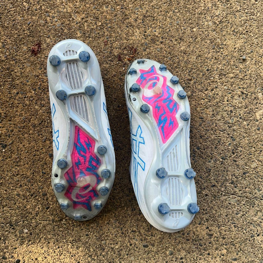【値段交渉あり】asicsサッカースパイク白青アクロス