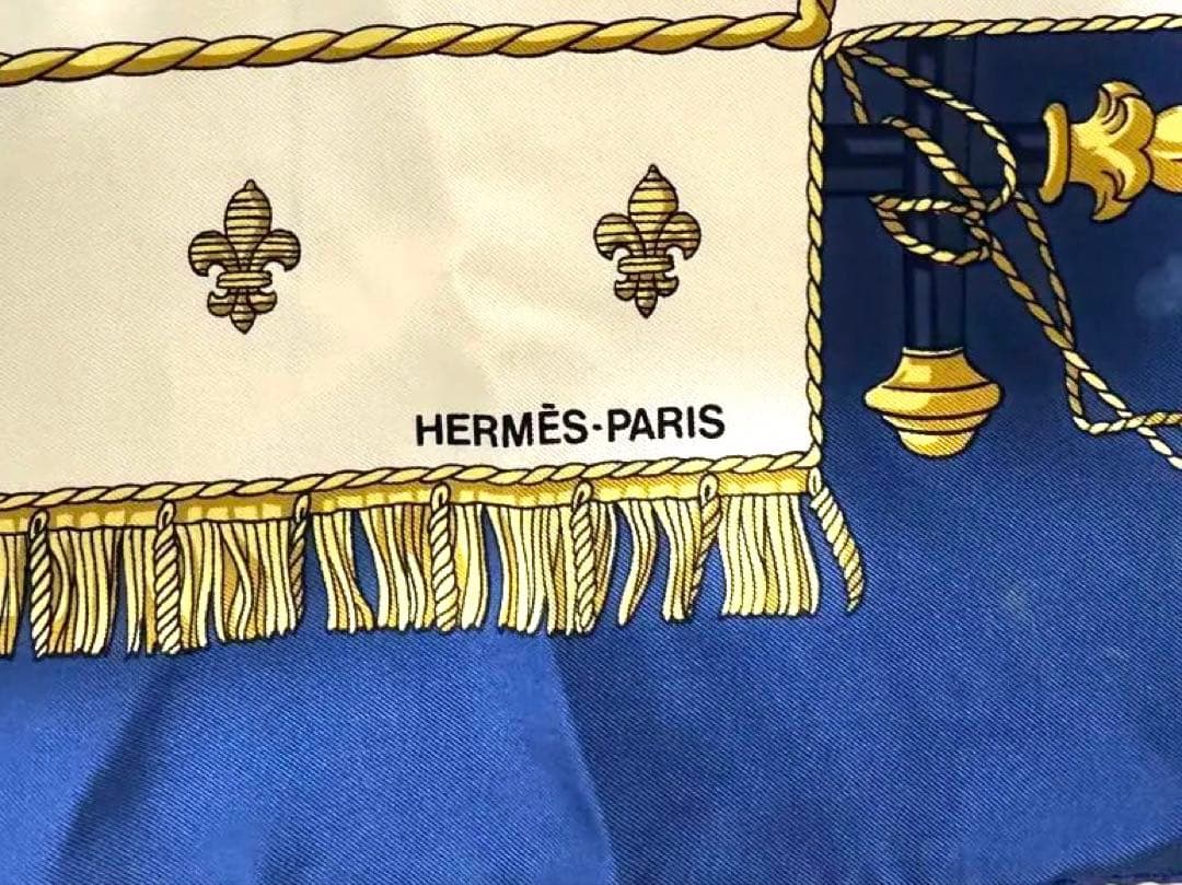 エルメスのカレ90スカーフ「クイーンの戴冠式