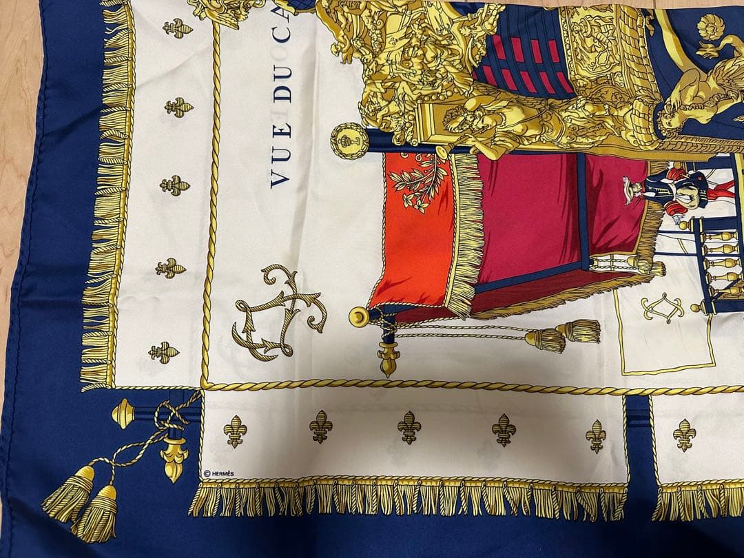 エルメスのカレ90スカーフ「クイーンの戴冠式