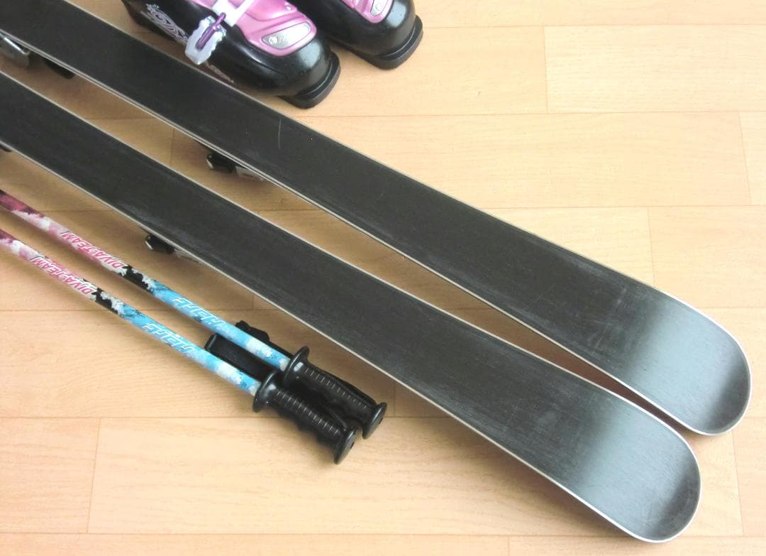 ■最終特価■送料無料■Hart■ジュニアスキーセット■板128靴23■WAX済■