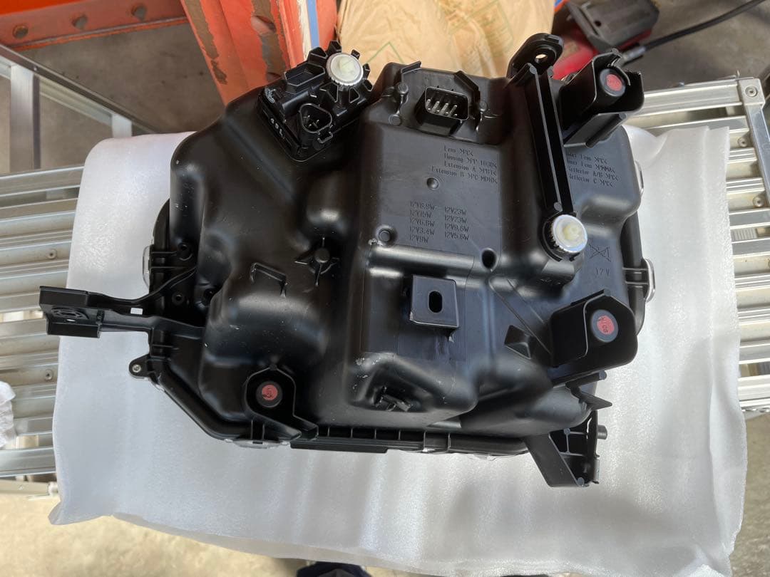 【値下げ不可】LA910S タフト 右ヘッド ステ折れあり