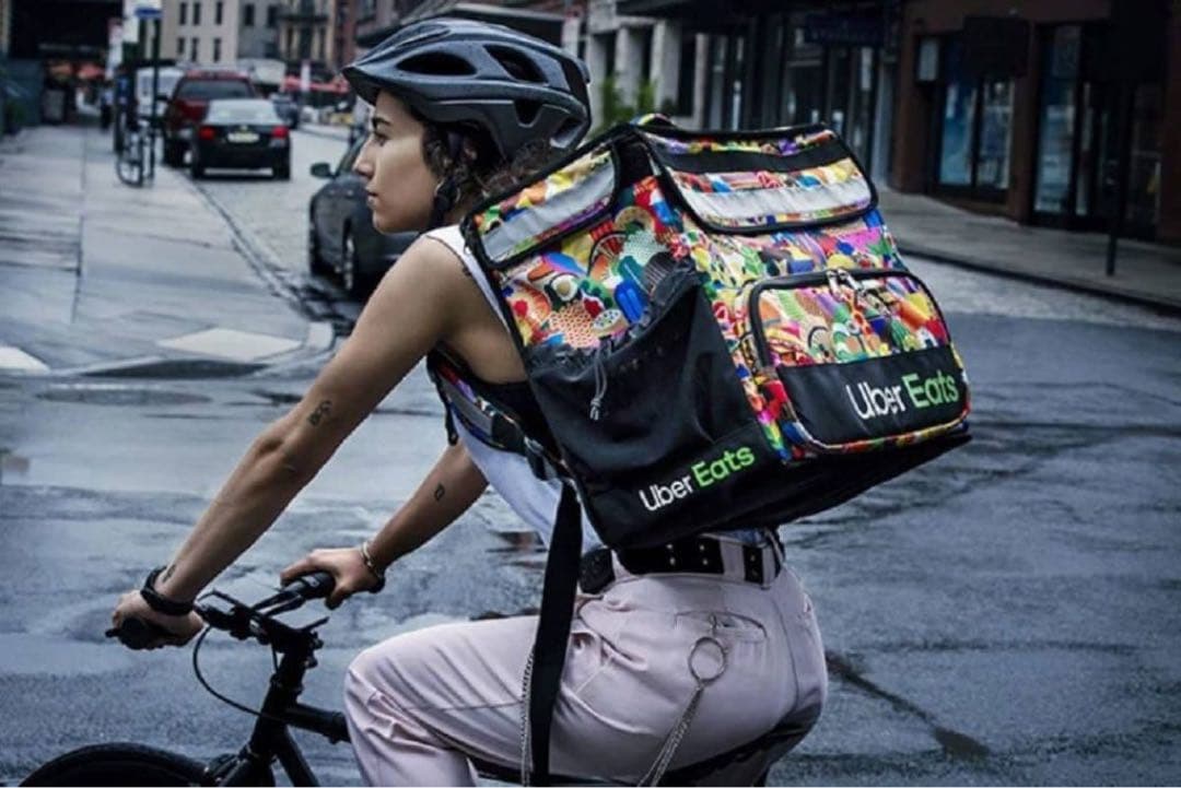 【新品未使用】Uber Eats 海外アーティストモデル 配達用バッグ
