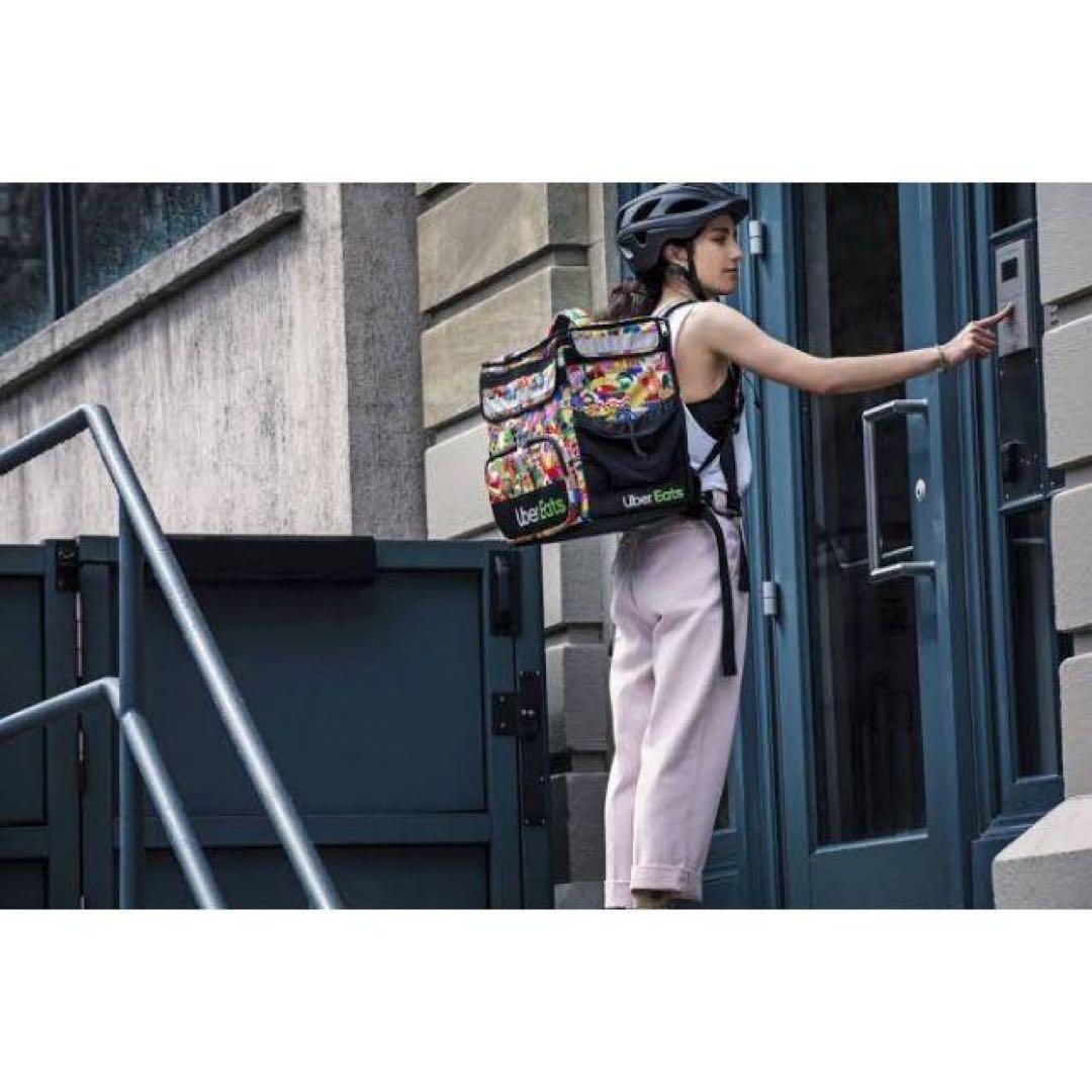 【新品未使用】Uber Eats 海外アーティストモデル 配達用バッグ