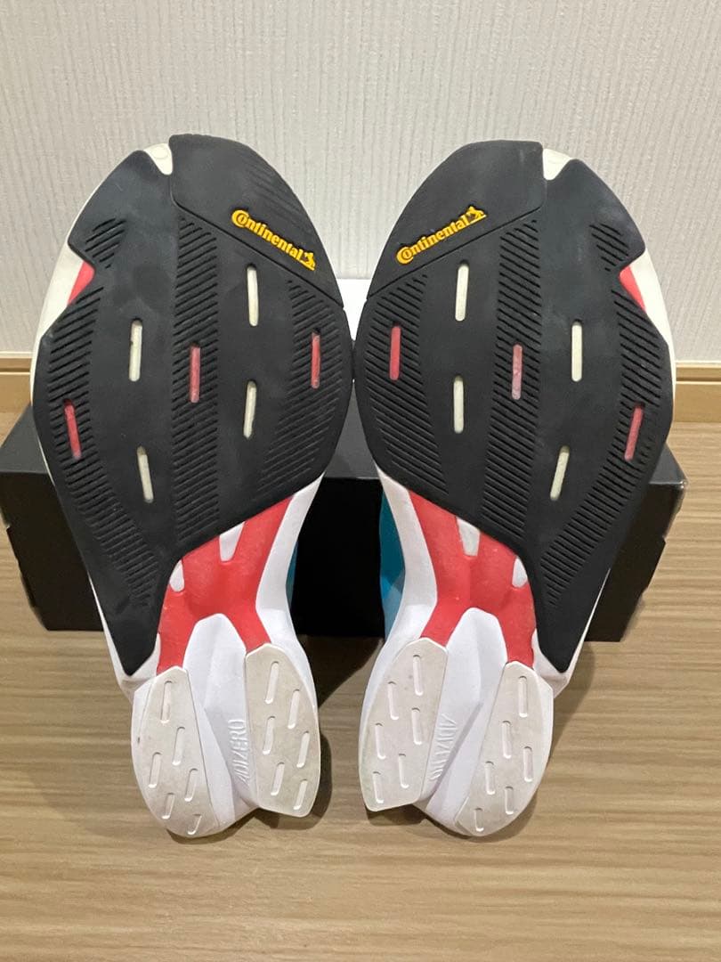 アディダス　アディゼロジャパン8 28.5