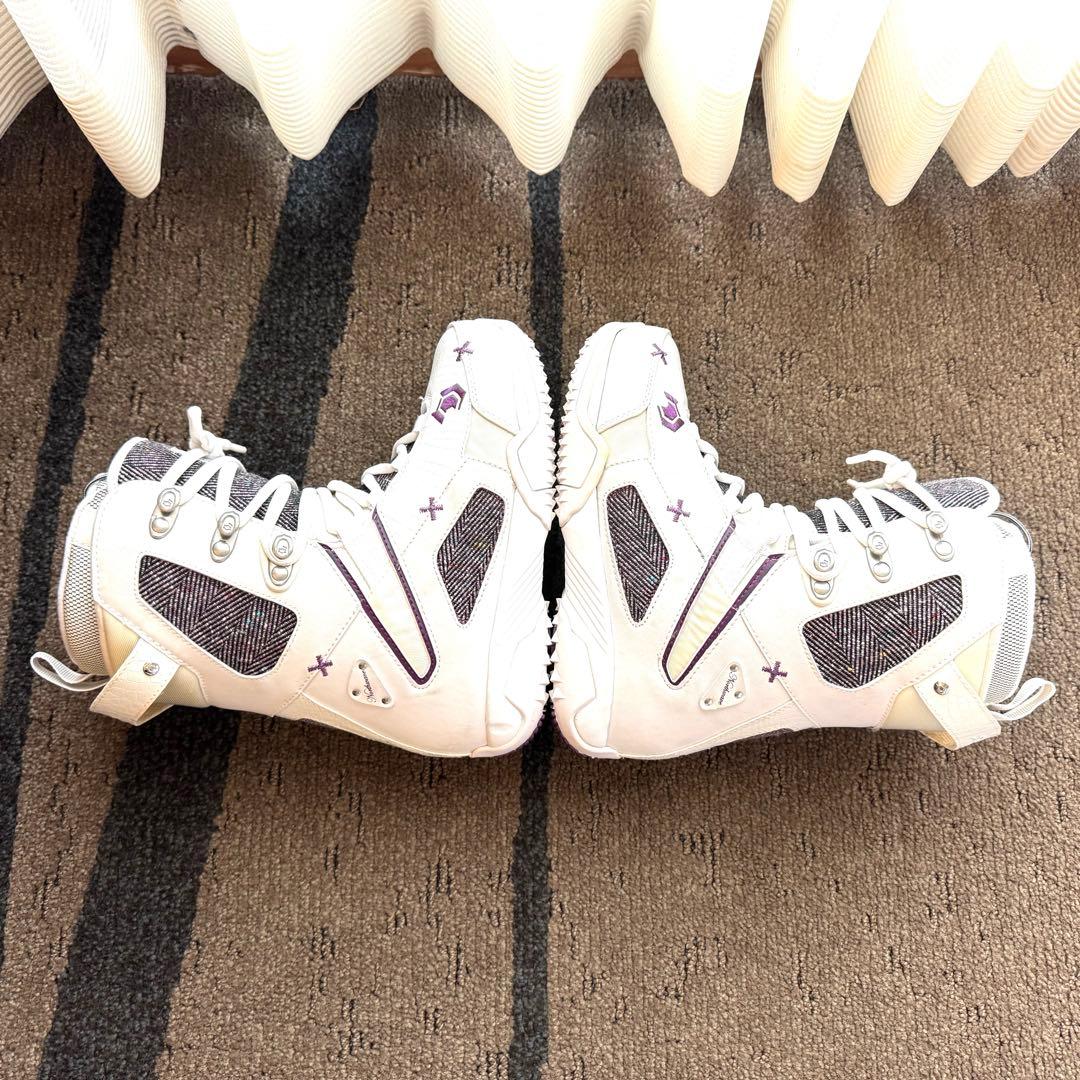 スノーボードブーツ 女性用 24.5cm ホワイト 紫 Northwave