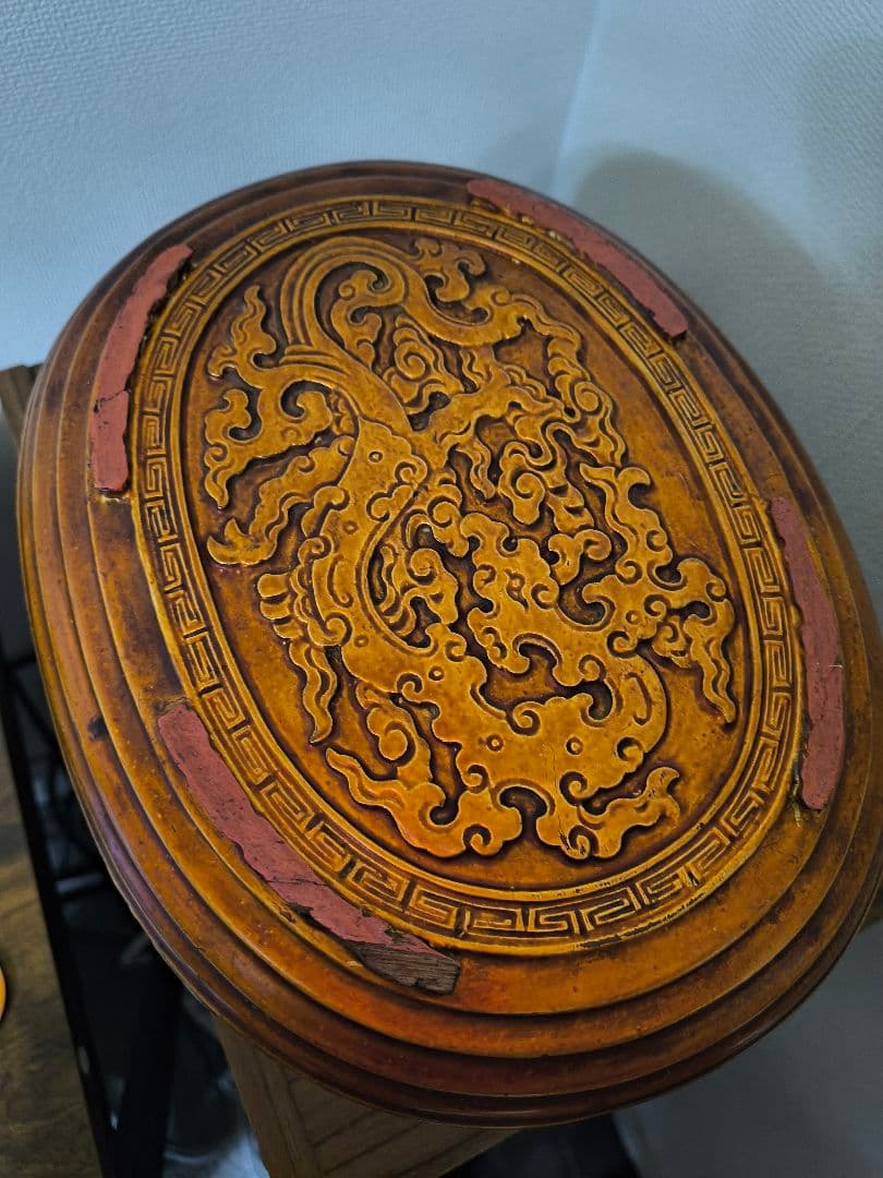 中国骨董 乾隆年楕円形小物入れ 彫刻装飾付き 木製 アンティーク