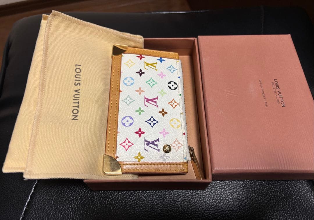 A*i様 ルイヴィトンマルチカラーキーケースです