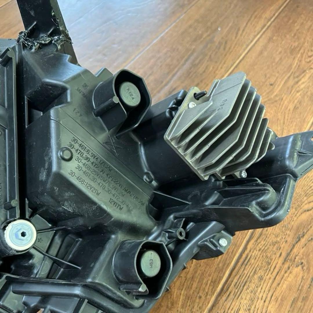 クラウンクロスオーバー（AZSH35/TZSH35型） 純正LEDヘッドライト