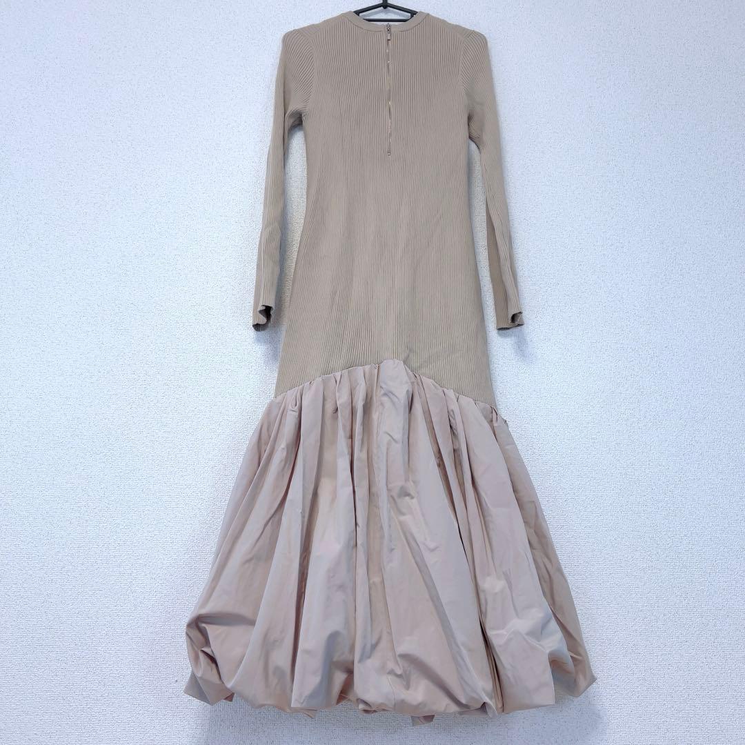 エミ　emmi atelier ニットドッキングタフタドレスワンピースベージュM