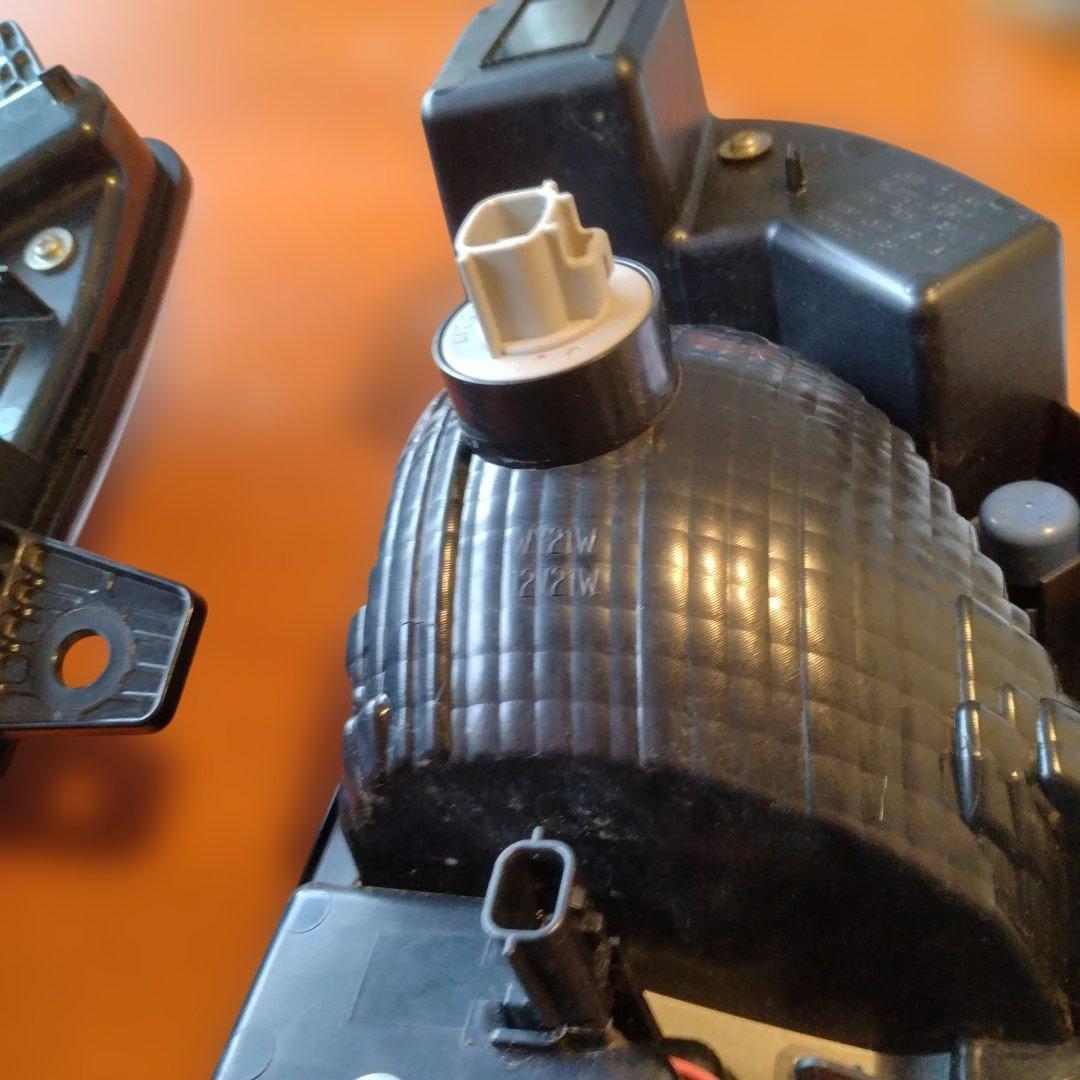 日産ルークス、デイズ　ハイウェイスター系コンビランプ左右セット