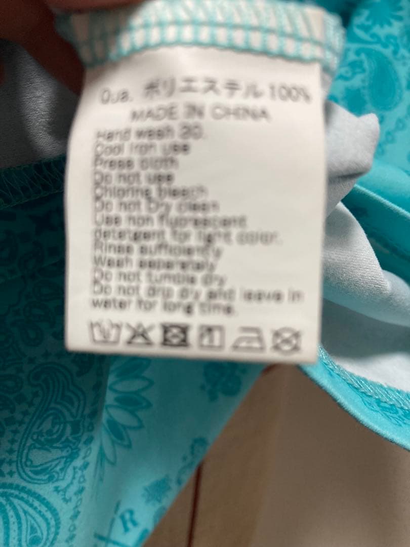 沖縄限定　#FR2 ゴルフポロシャツ L ターコイズブルー 訳あり　ペイズリー柄