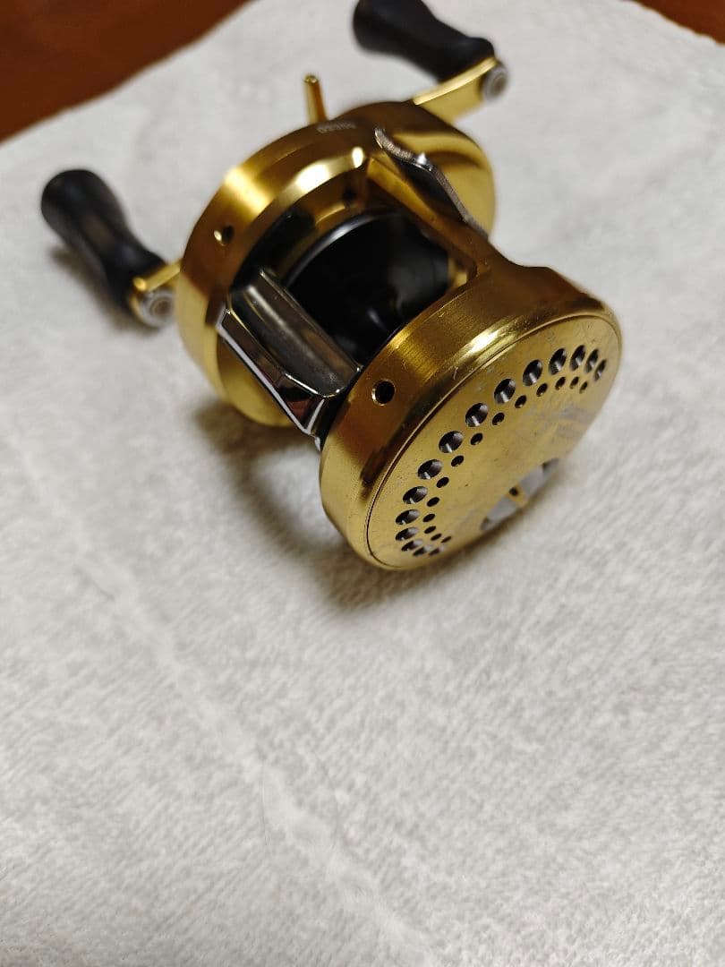 シマノ 15カルカッタコンクエスト300