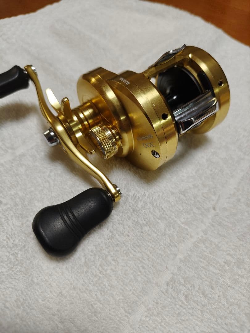 シマノ 15カルカッタコンクエスト300